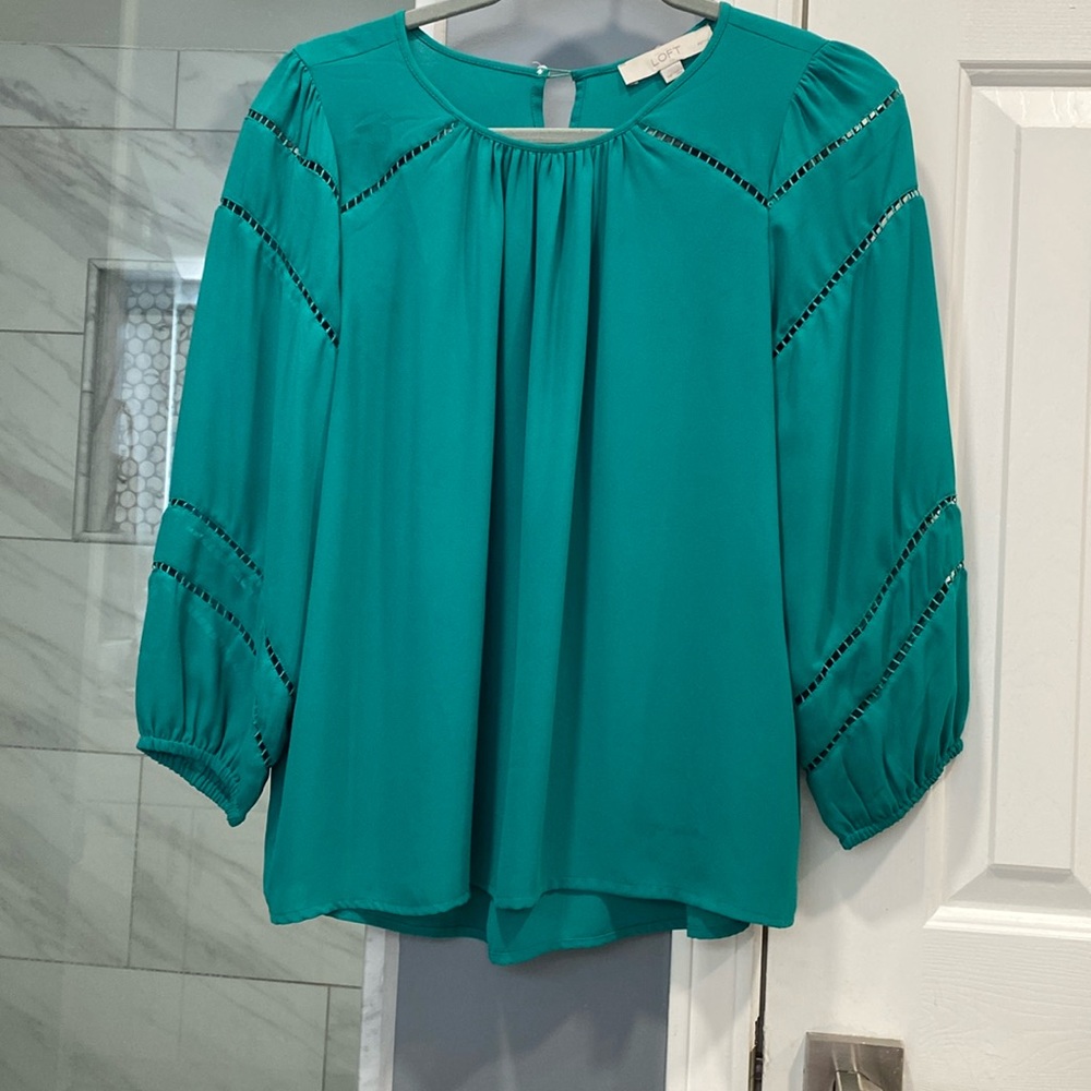 LOFT Women's Loose Flowy Green Blouse w/ Pleat Round Collar, Size MP